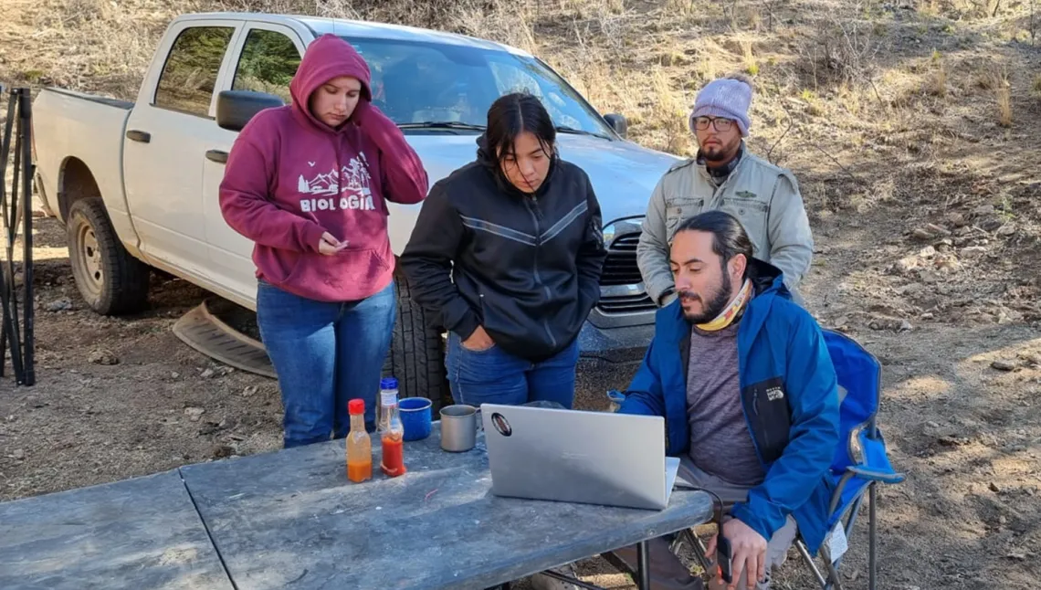 Miguel Grageda with research team